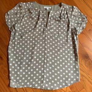 41 Hawthorn gray polka dot top size M